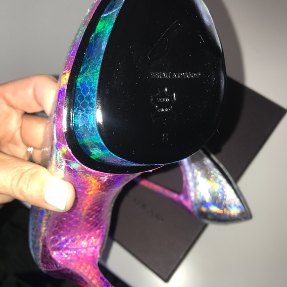 NWT Brian Atwood Fontanne Hologram Snakeskin Pump - Picture 6 of 6